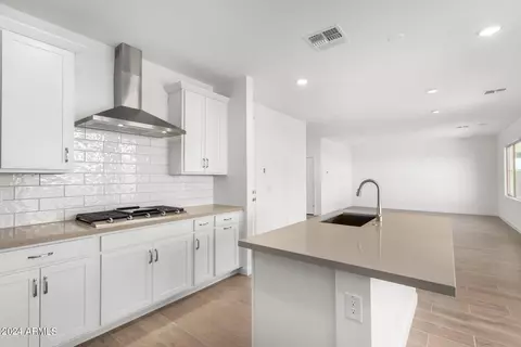 9238 E Spiral Ave, Mesa, AZ 85212 photo 5