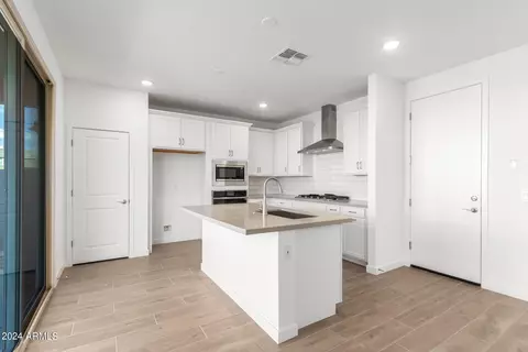 9238 E Spiral Ave, Mesa, AZ 85212 photo 7