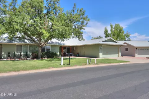 Exterior - 4906 E Lake Point Cir, Phoenix, AZ 85044 photo 1 of 19