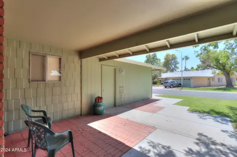 Exterior - 4906 E Lake Point Cir, Phoenix, AZ 85044 photo 4 of 19