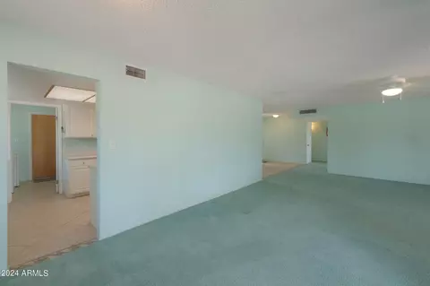 Living - 4906 E Lake Point Cir, Phoenix, AZ 85044 photo 2 of 5