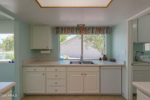 Kitchen - 4906 E Lake Point Cir, Phoenix, AZ 85044 photo 3 of 3