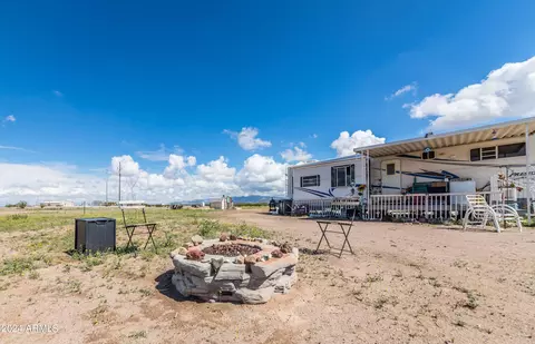 43216 S Desert Ln #--, Salome, AZ 85348