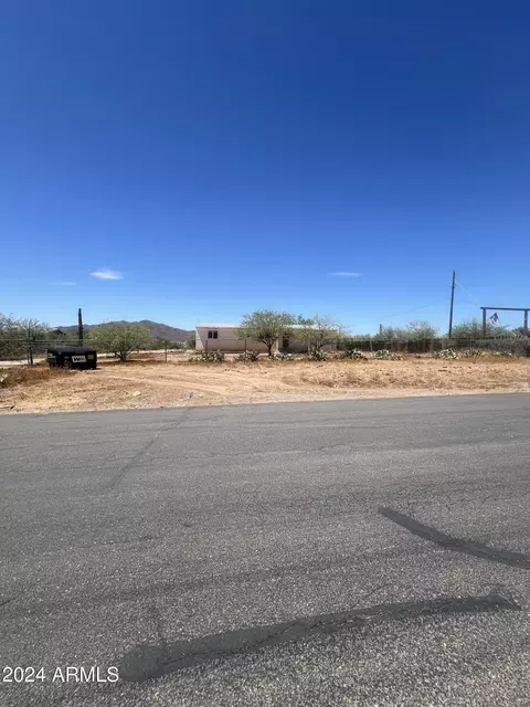 45036 N 12th St, New River, AZ 85087
