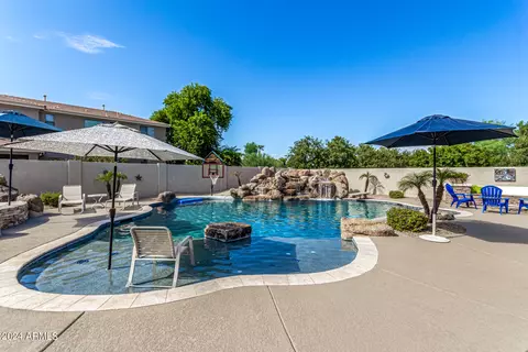 Exterior - 1372 E Lovebird Ct, Gilbert, AZ 85297 photo 11 of 15