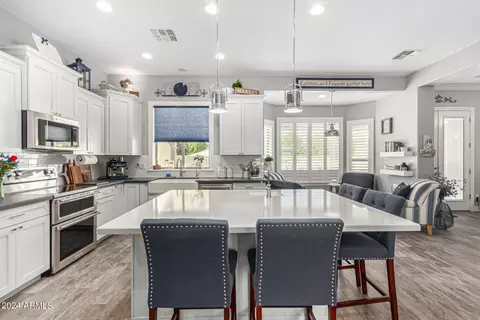 Kitchen - 1372 E Lovebird Ct, Gilbert, AZ 85297 photo 2 of 5