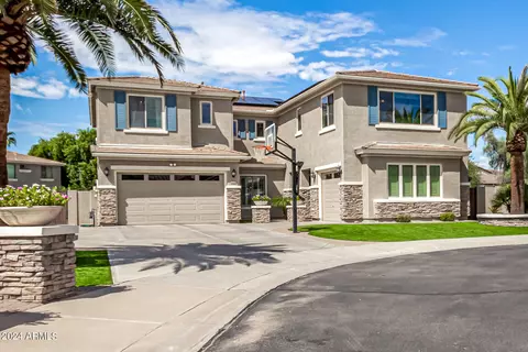 1372 E Lovebird Ct, Gilbert, AZ 85297