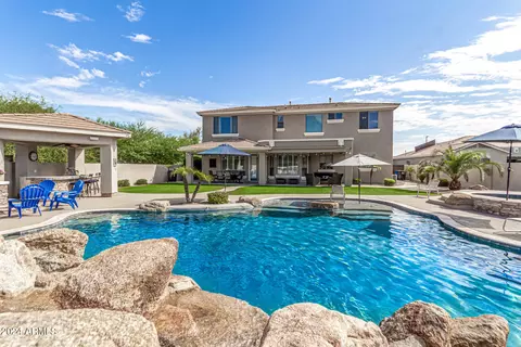 Exterior - 1372 E Lovebird Ct, Gilbert, AZ 85297 photo 13 of 15