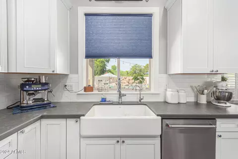 Kitchen - 1372 E Lovebird Ct, Gilbert, AZ 85297 photo 5 of 5