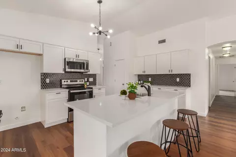 7016 S 16th Way, Phoenix, AZ 85042 photo 18