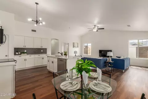 7016 S 16th Way, Phoenix, AZ 85042