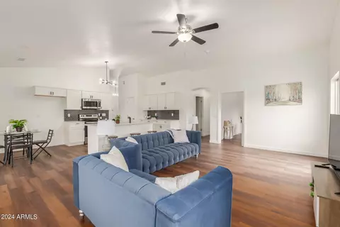 7016 S 16th Way, Phoenix, AZ 85042 photo 13