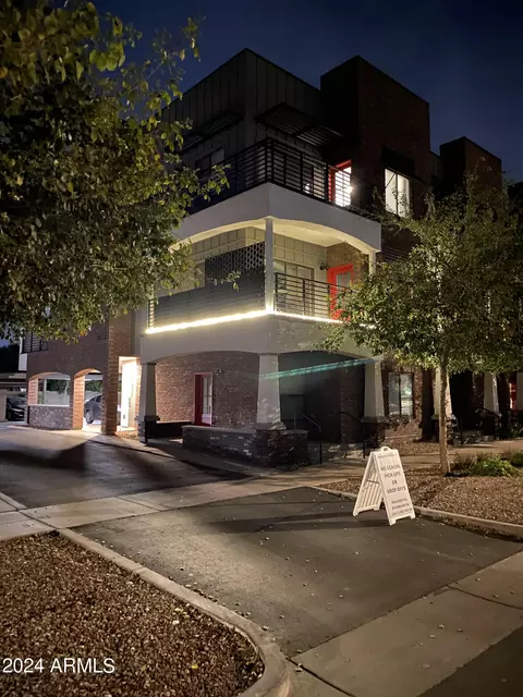 475 N 9th St #201, Phoenix, AZ 85006
