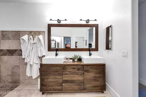 Bath - 3950 E Mclellan Rd #7, Mesa, AZ 85205 photo 1 of 8