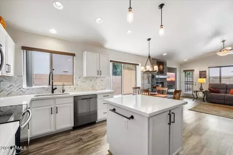 4327 E Tether Trl, Phoenix, AZ 85050 photo 7