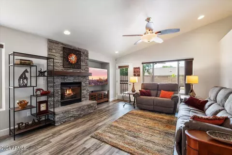 4327 E Tether Trl, Phoenix, AZ 85050 photo 13