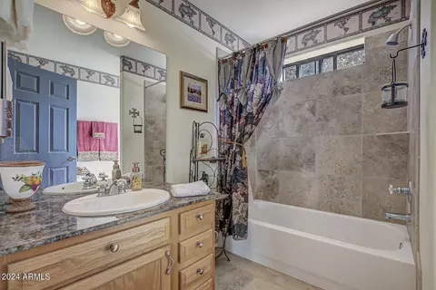 Bath - 9285 W Juniper Rd, Pine, AZ 85544 photo 5 of 8