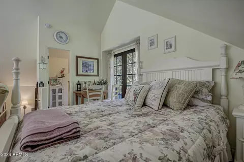 Bedroom - 9285 W Juniper Rd, Pine, AZ 85544 photo 4 of 7