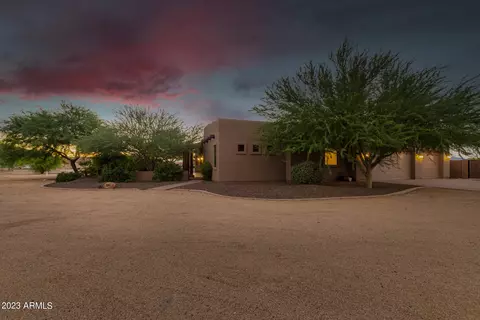 Exterior - 1024 W Cloud Rd, Phoenix, AZ 85086 photo 1 of 28