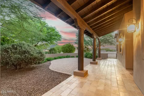 Exterior - 1024 W Cloud Rd, Phoenix, AZ 85086 photo 7 of 28