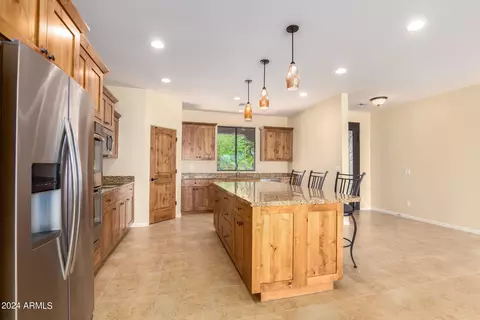 Kitchen - 1024 W Cloud Rd, Phoenix, AZ 85086 photo 2 of 8