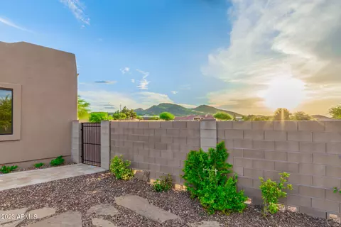 Exterior - 1024 W Cloud Rd, Phoenix, AZ 85086 photo 28 of 28