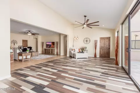 Living - 1024 W Cloud Rd, Phoenix, AZ 85086 photo 14 of 15
