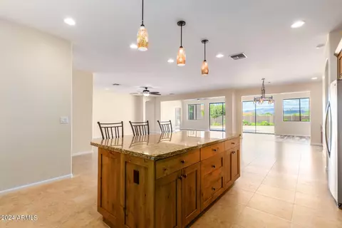 Kitchen - 1024 W Cloud Rd, Phoenix, AZ 85086 photo 4 of 8