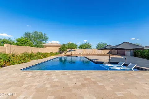 Exterior - 1024 W Cloud Rd, Phoenix, AZ 85086 photo 4 of 28