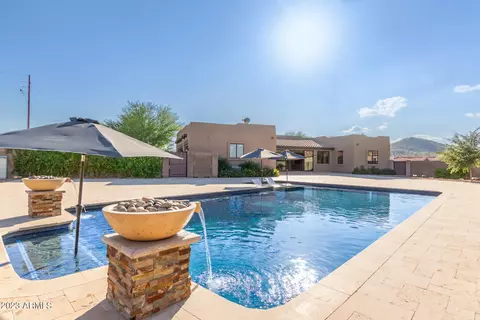 Exterior - 1024 W Cloud Rd, Phoenix, AZ 85086 photo 12 of 28