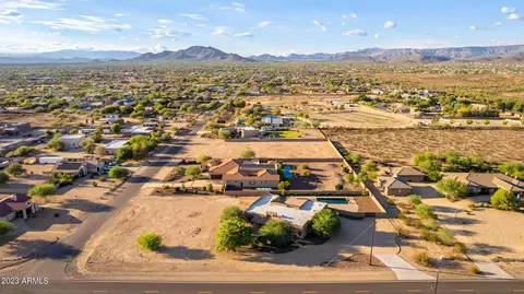View/Area - 1024 W Cloud Rd, Phoenix, AZ 85086 photo 4 of 11