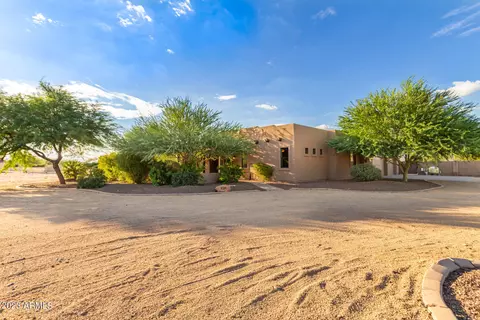 Exterior - 1024 W Cloud Rd, Phoenix, AZ 85086 photo 26 of 28