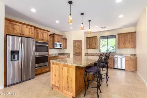 Kitchen - 1024 W Cloud Rd, Phoenix, AZ 85086 photo 1 of 8
