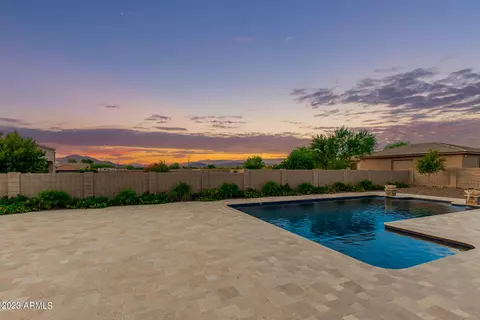 Exterior - 1024 W Cloud Rd, Phoenix, AZ 85086 photo 9 of 28