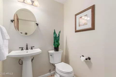 Bath - 1024 W Cloud Rd, Phoenix, AZ 85086 photo 6 of 6
