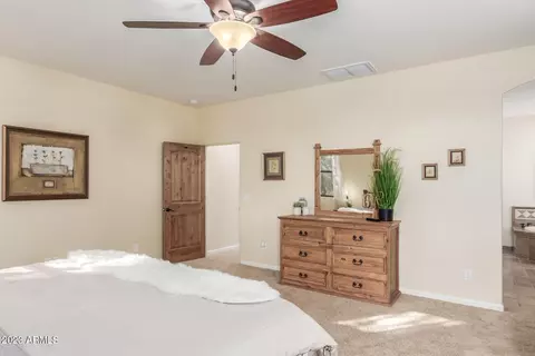 Bedroom - 1024 W Cloud Rd, Phoenix, AZ 85086 photo 4 of 8