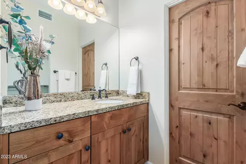 Bath - 1024 W Cloud Rd, Phoenix, AZ 85086 photo 5 of 6