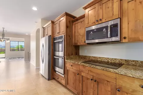 Kitchen - 1024 W Cloud Rd, Phoenix, AZ 85086 photo 3 of 8