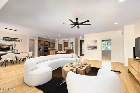 Living - 1024 W Cloud Rd, Phoenix, AZ 85086 photo 2 of 15