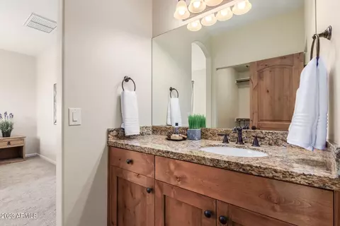 Bath - 1024 W Cloud Rd, Phoenix, AZ 85086 photo 3 of 6