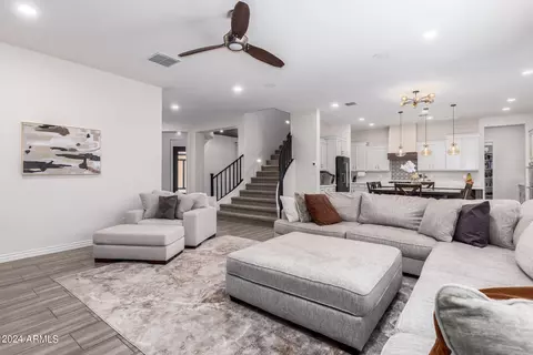 2419 E Tomahawk Dr, Gilbert, AZ 85298 photo 8