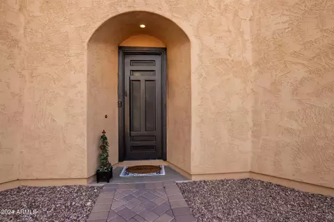 2419 E Tomahawk Dr, Gilbert, AZ 85298 photo 4