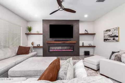 2419 E Tomahawk Dr, Gilbert, AZ 85298 photo 9