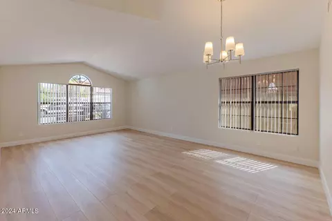 4541 E Vista Dr, Phoenix, AZ 85032 photo 5