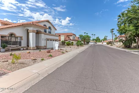 4541 E Vista Dr, Phoenix, AZ 85032 photo 2