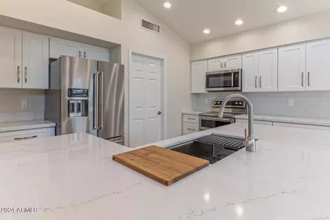 4541 E Vista Dr, Phoenix, AZ 85032 photo 12