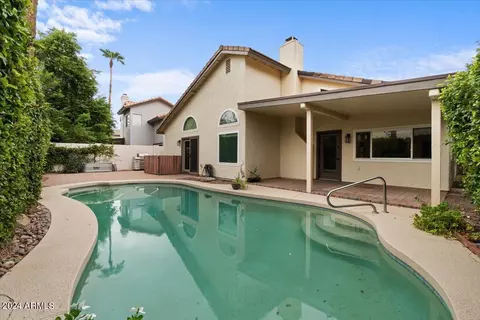 2126 E Nantuckett Dr, Gilbert, AZ 85234 photo 2