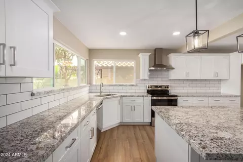 2132 W Knowles Cir, Mesa, AZ 85202 photo 11