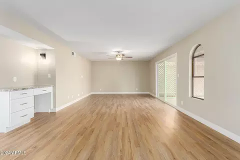2132 W Knowles Cir, Mesa, AZ 85202 photo 4