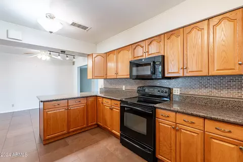 3843 N 50th St, Phoenix, AZ 85018 photo 10